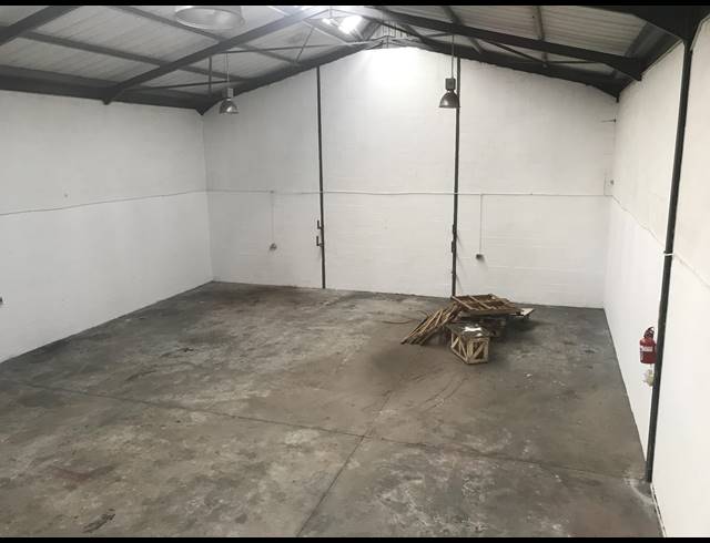 310M² FACTORY TO LET IN STIKLAND INDUSTRIAL